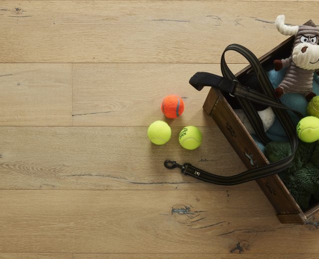 Brechin Oak Brushed Rustic Lime Dual-Width Engineered Hardwood Flooring - Image 4