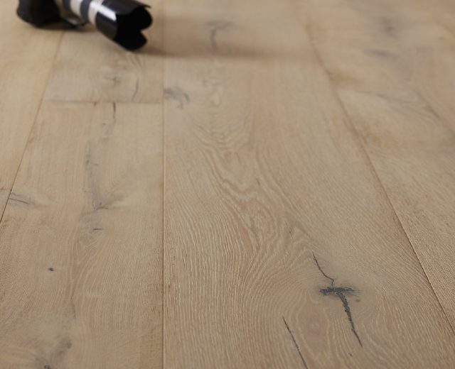 Brechin Oak Brushed Rustic Lime Dual-Width Engineered Hardwood Flooring - Image 2