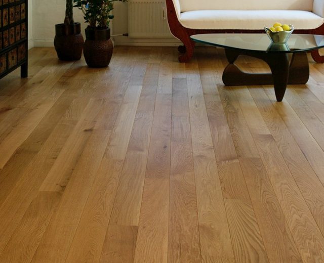 Oak 150mm Lacquered Hardwood Flooring - Image 2