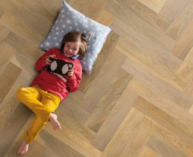 Smoked Natural Oak UV-Oiled Herringbone Engineered Parquet Block - Image 2