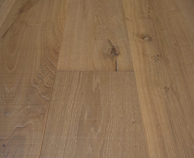 Edinburgh Rustic Oak  Brushed & Matt Lacquered Hardwood Engineered Wood Flooring - Image 5