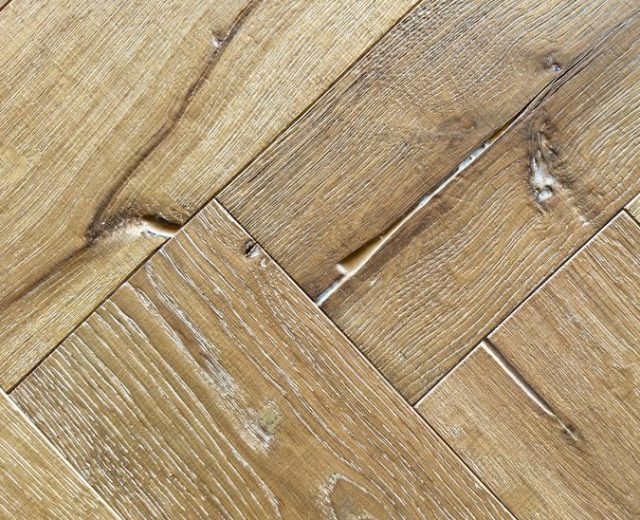 Edinburgh Rustic Oak  Brushed & Matt Lacquered Engineered Herringbone Wood Flooring - Image 4